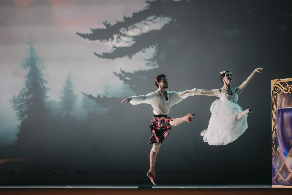 Что такое па-де-де? История изящного балетного танца